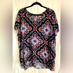 Old Navy black and white floral mandala print top size XXL